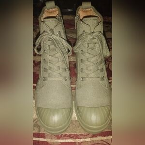 "Universal Thread" Green Canvas Combat Boots